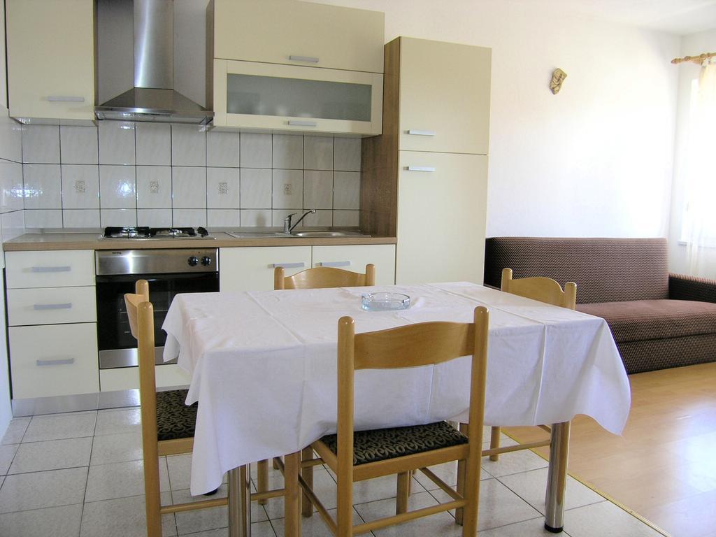 Zahija Apartment Krk Værelse billede